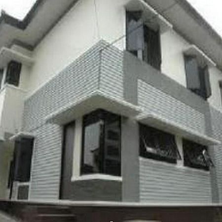 Guesthouse Durentiga Jakarta Buitenkant foto